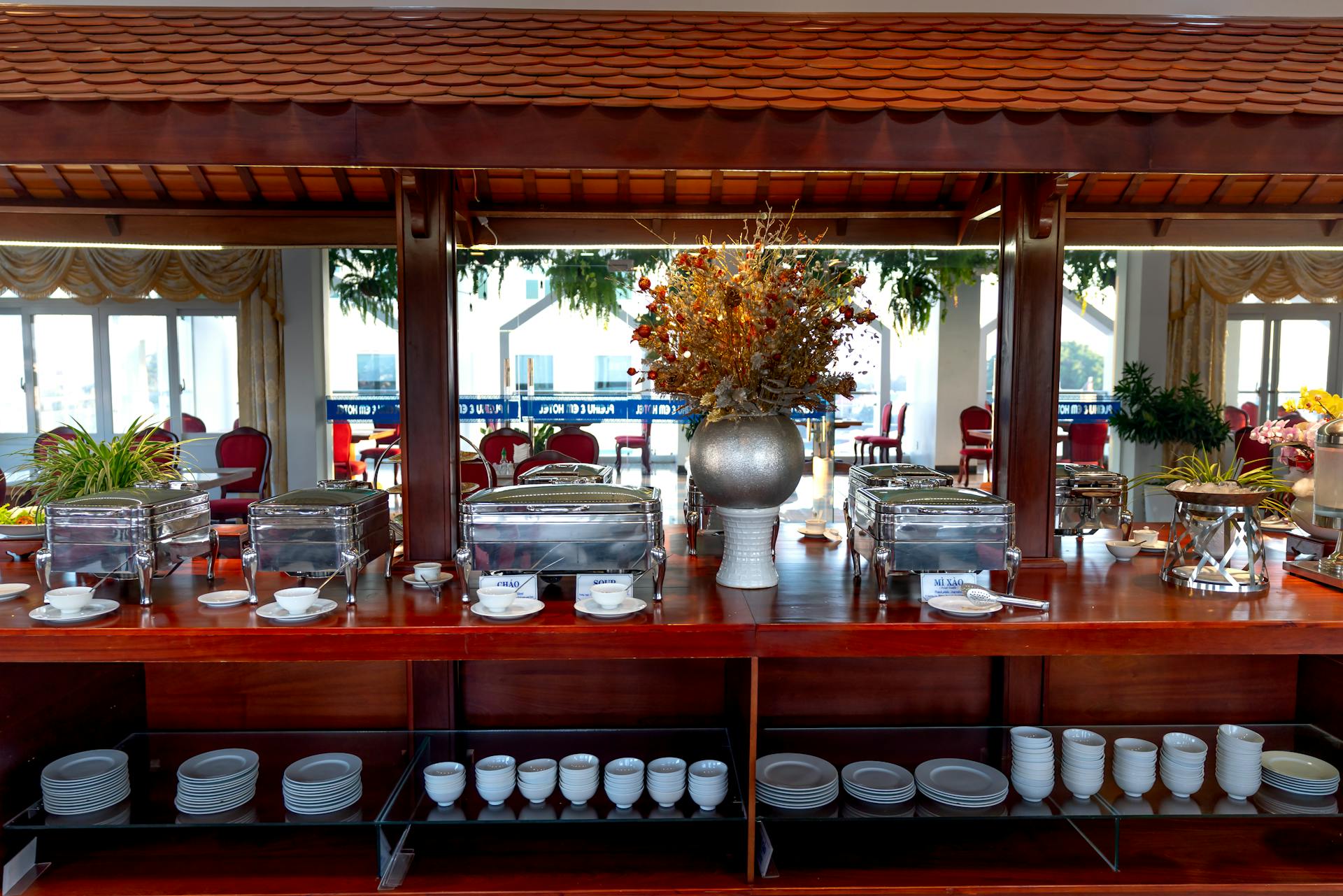 Buffetware & Holloware  in Africa